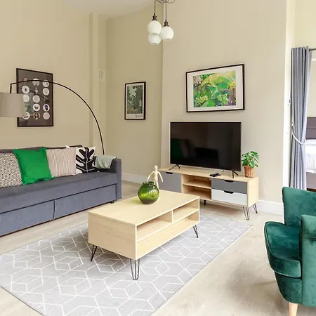 Castle Ξενοδοχείο *